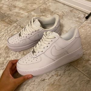 White Air Force 1 Nike